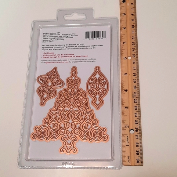 Spellbinders 2012 Holiday Tree - Picture 2 of 2